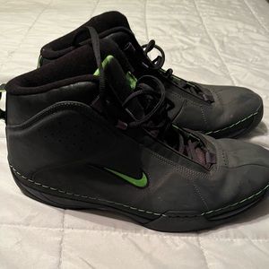 Men’s Nike Air Gray Learher w/Lime Green Basketball Shoes